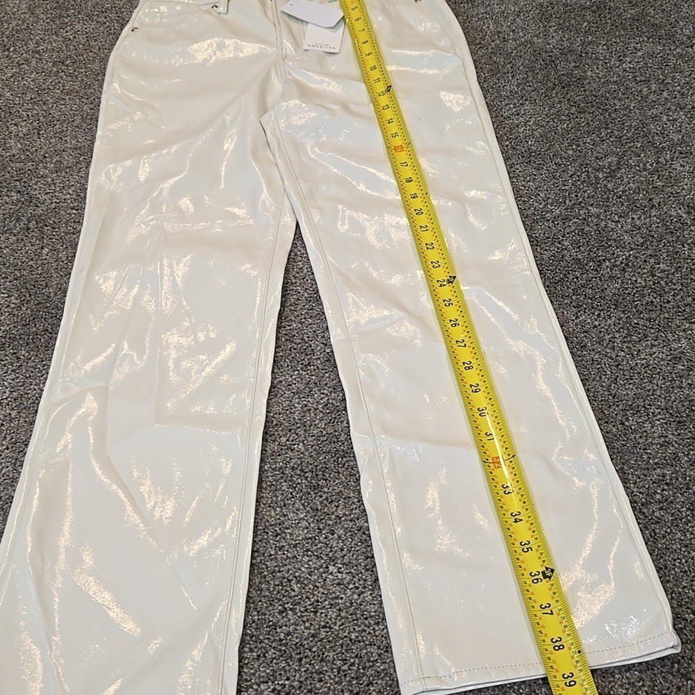 NWT Good American Women's Curve Fsux Leather Straight Leg Bone Jeans Sz 2/26 - Picture 3 of 15
